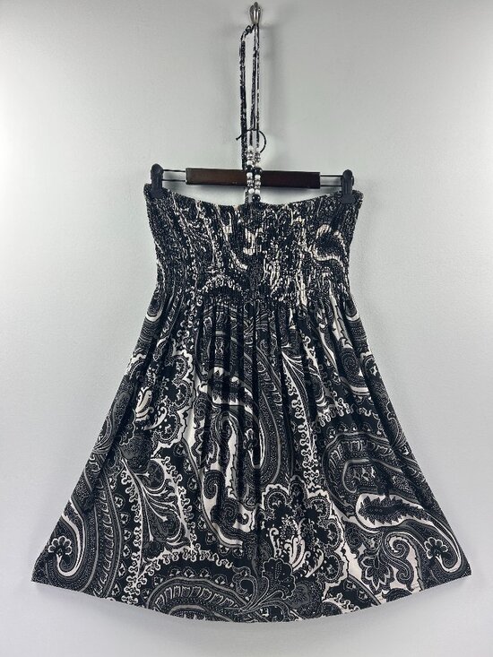 Jennifer Lauren Dresses & Skirts - Jennifer Lauren Black & White Halter Paisley Print Smocked Mini Sundress XXL